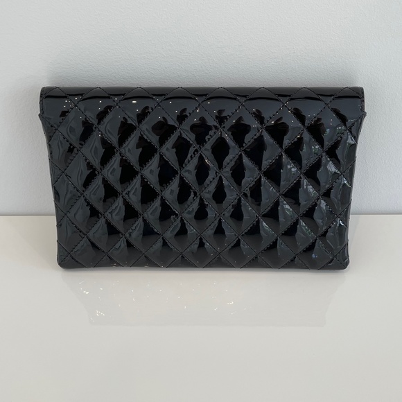 CHANEL 20P REIUSSUE BLACK ON BLACK PATENT LEATHER CLUTCH NIB! - Picture 14 of 17
